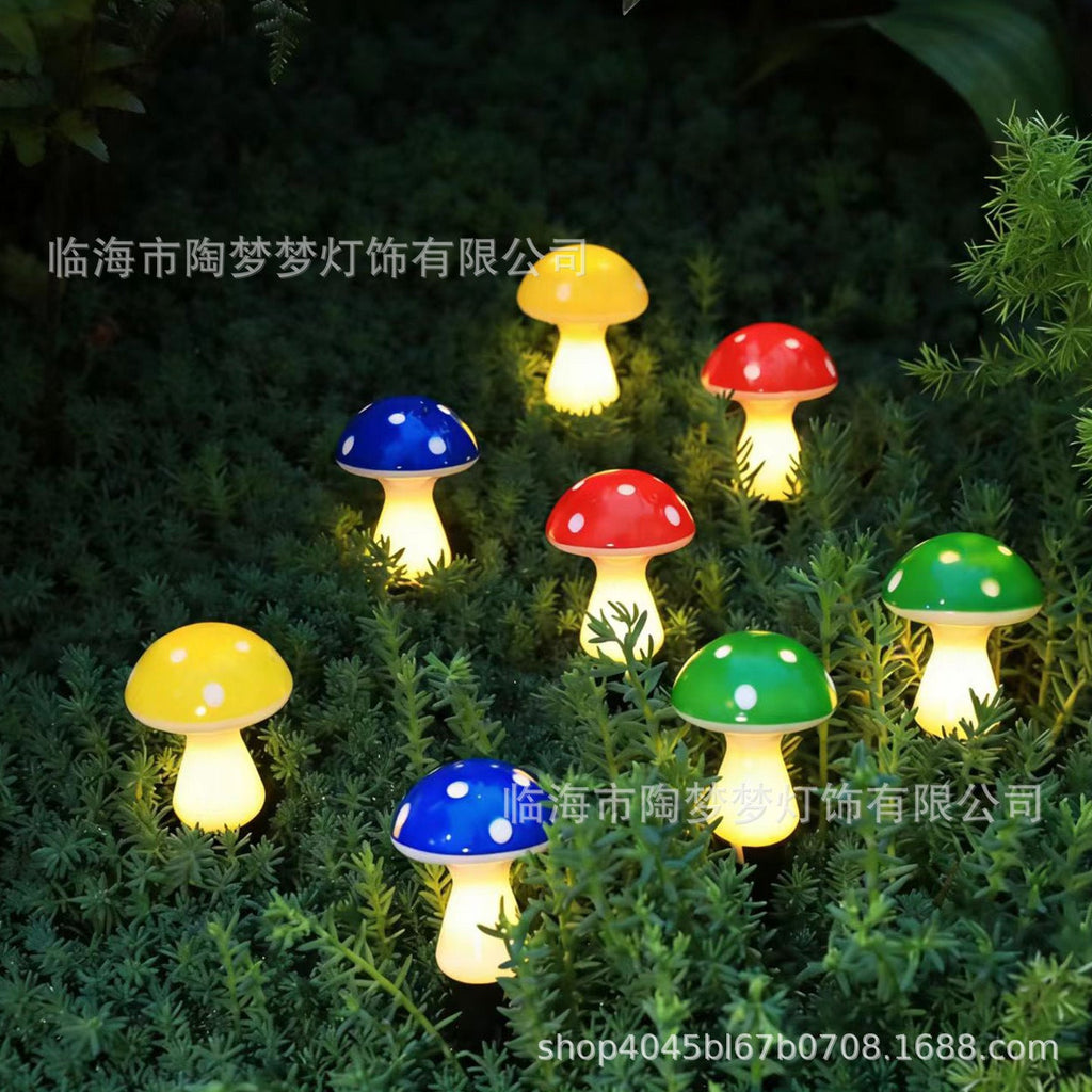 Solar-powered glowing mushroom lamp for outdoor use in courtyards, gardens, parks, scenic areas, and lawns