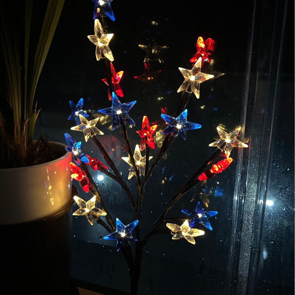 Cross-border American Independence Day solar LED tree branch ground lights with red, blue, and white pentagrams for garden decoration and lawn lighting