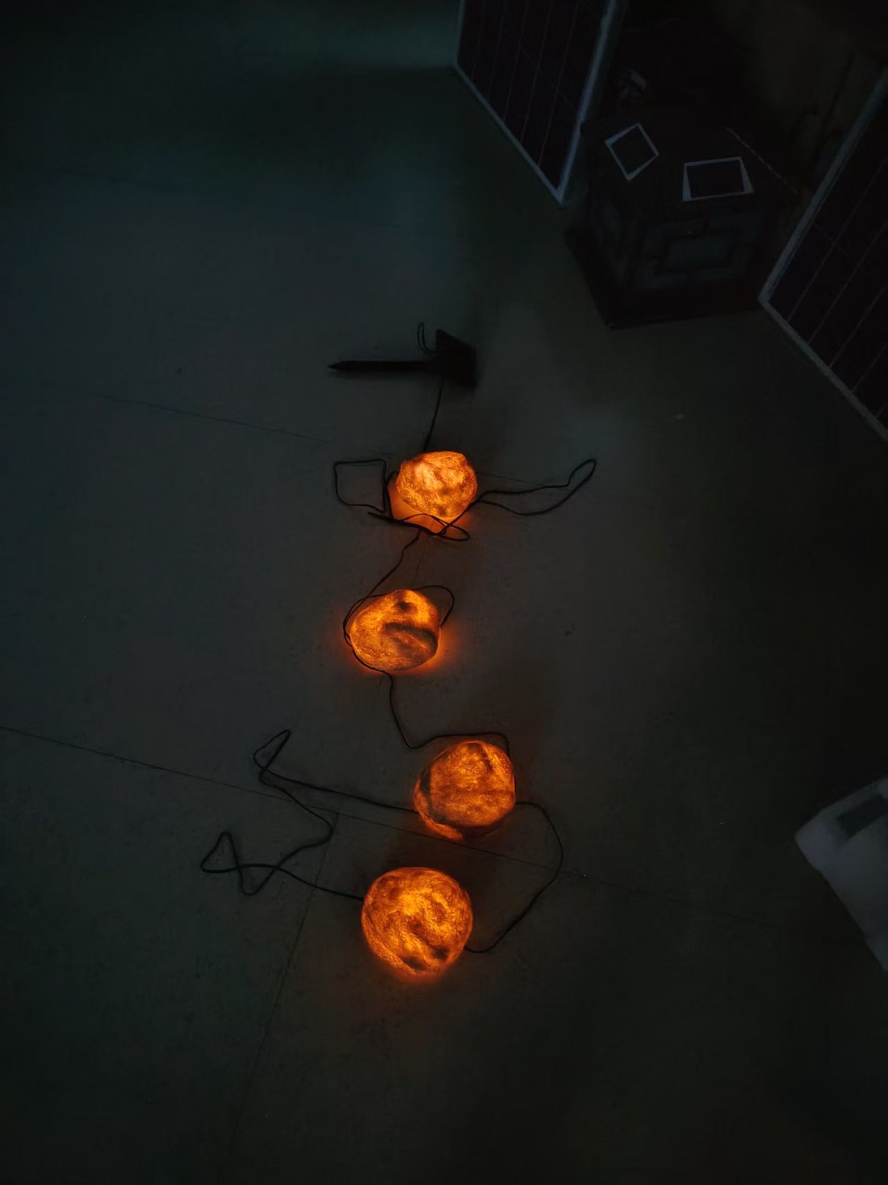Solar-Powered Simulated Cow Manure Stone Lamp for Outdoor Garden, Lawn, Park, and Square Decoration