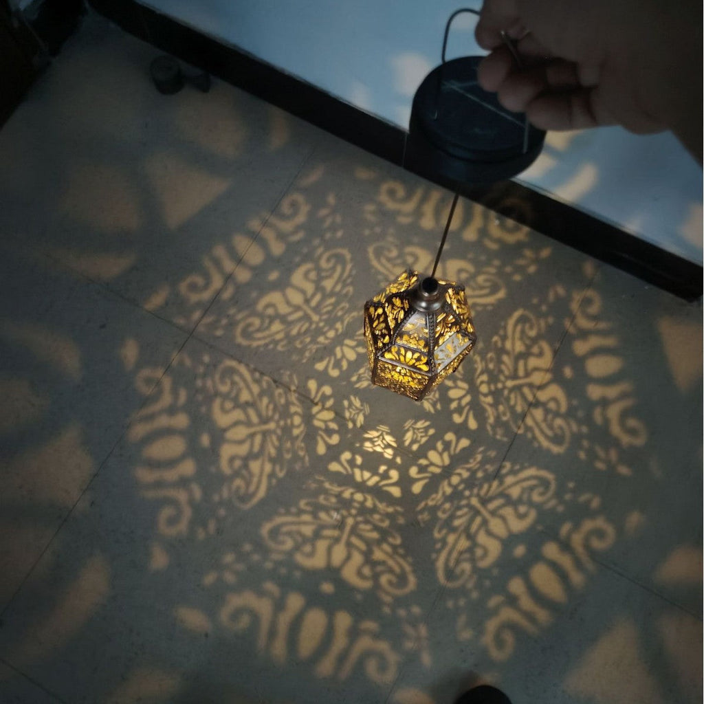 Baroque cross-border European and American style garden lamp, solar-powered iron art baroque hollow-out projection lamp for artistic ambiance in homestays